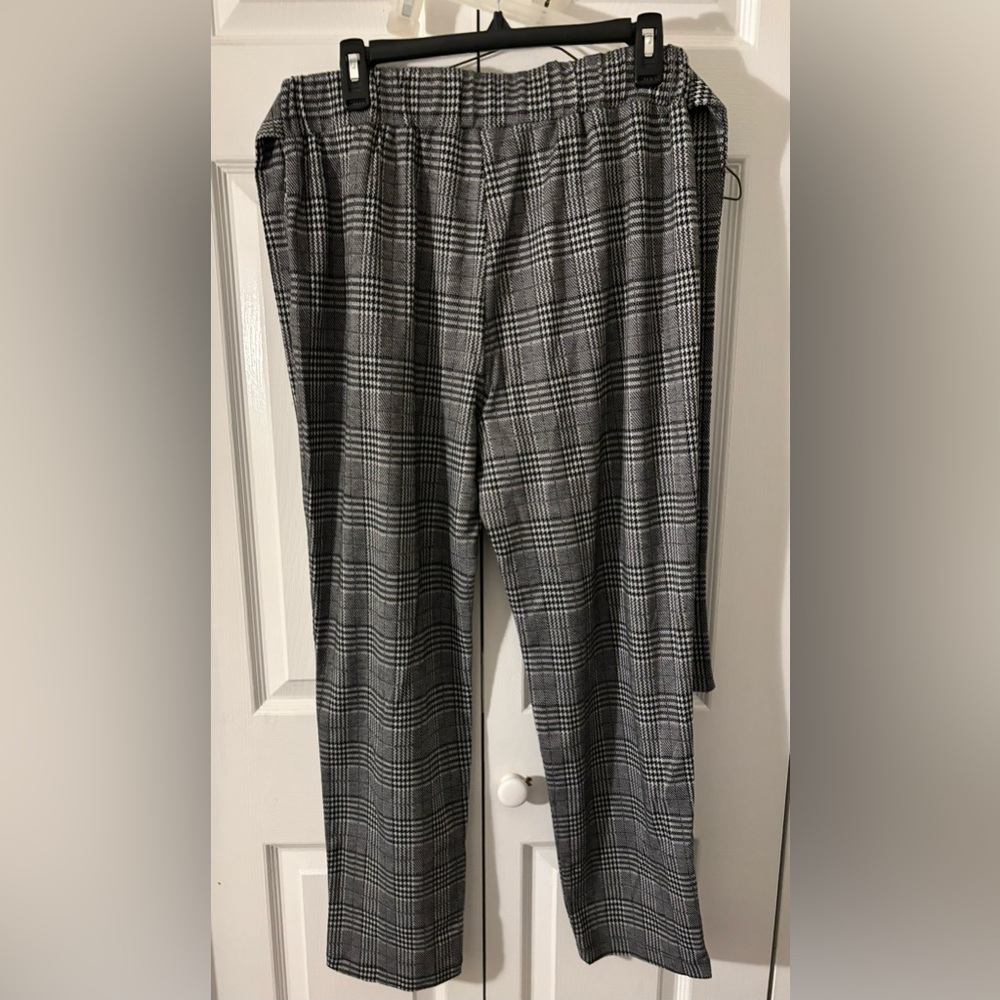 Fuzzy pants reaching ankles perfect for light fall day
